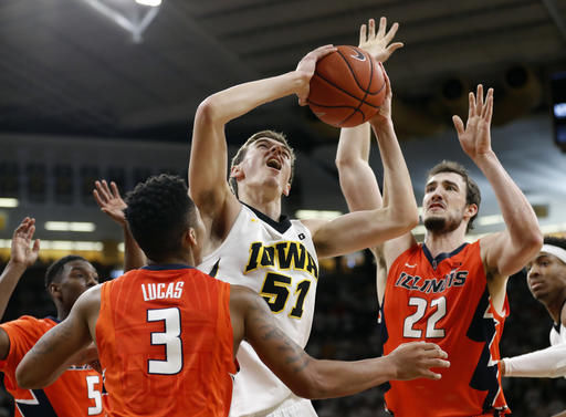 Illinois Iowa Basketball